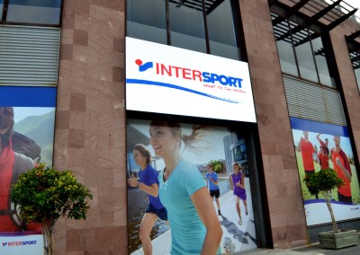 Pantalla LED P10 en Intersport El Trompo