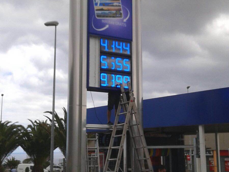 Instalación de cartel Led en la Pcan Chafiras